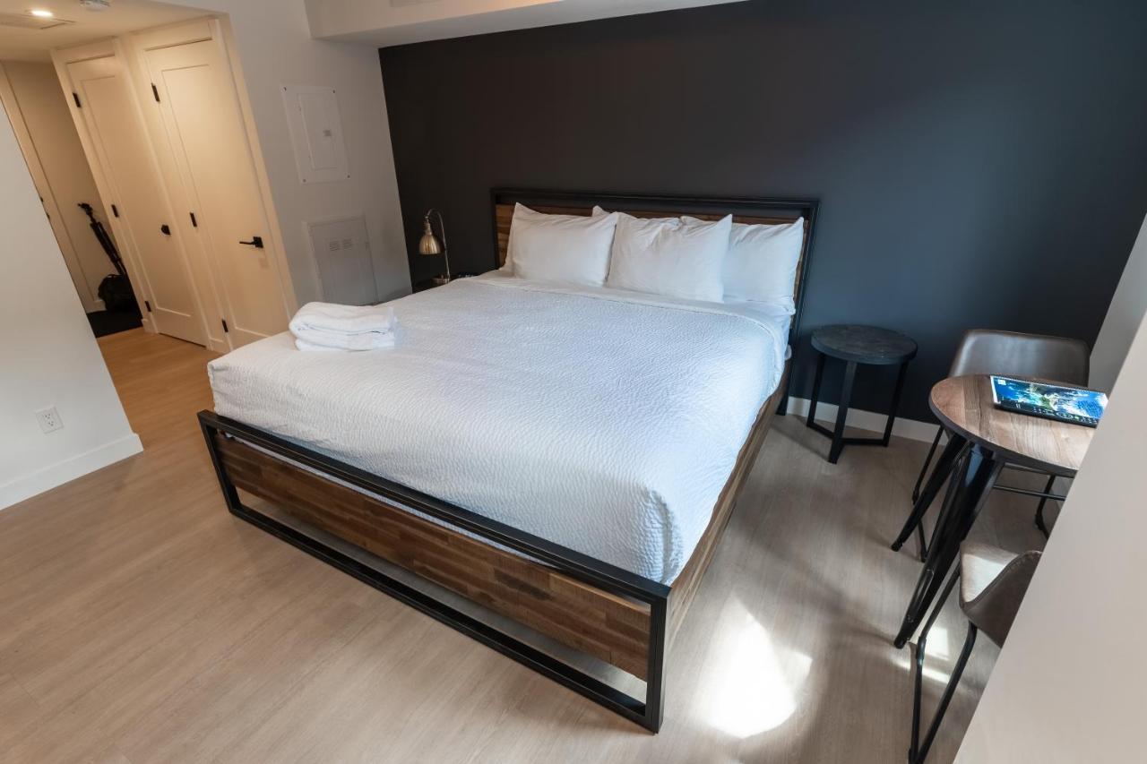 Basecamp Suites Канмор Экстерьер фото