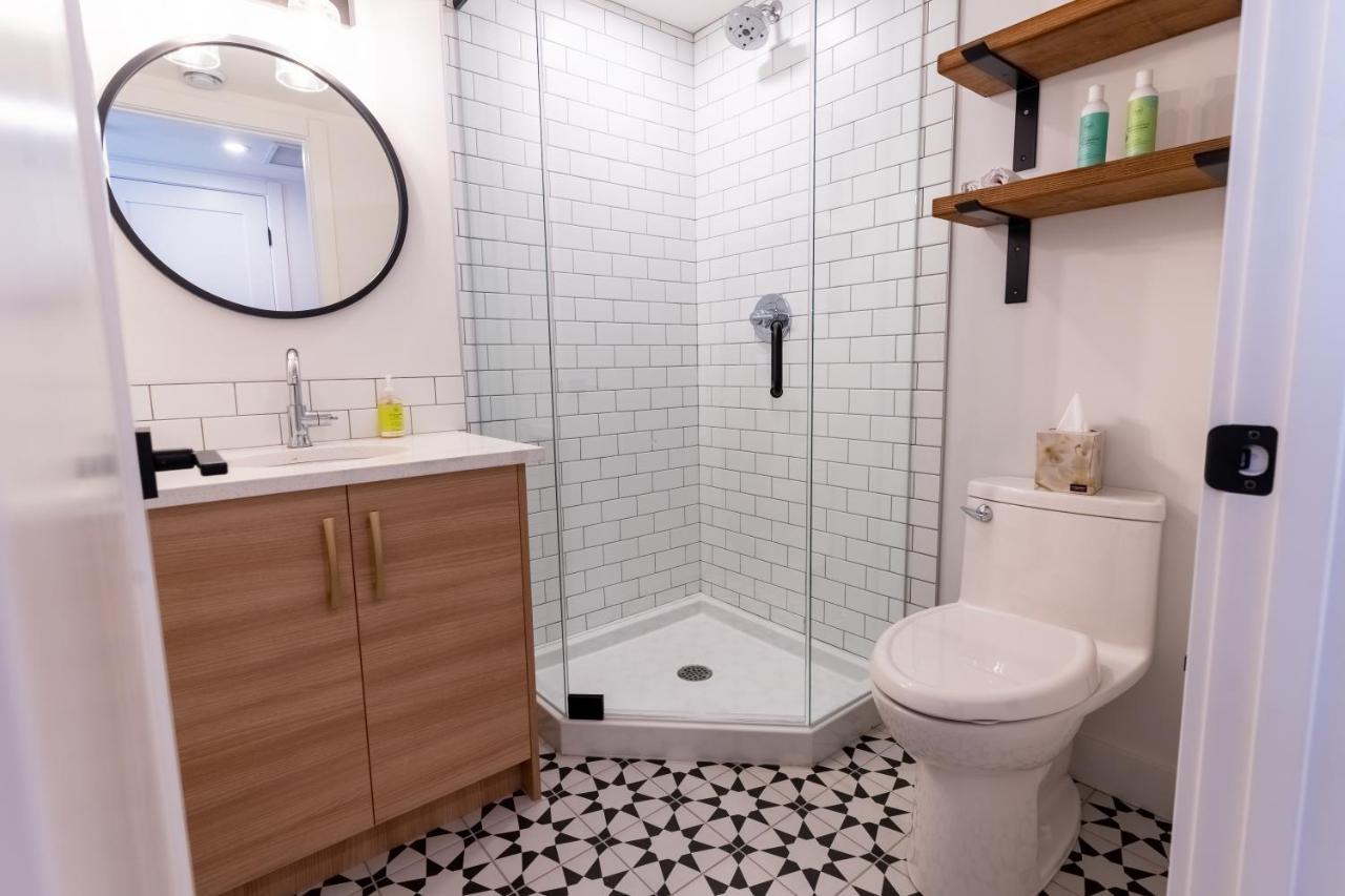 Basecamp Suites Канмор Экстерьер фото