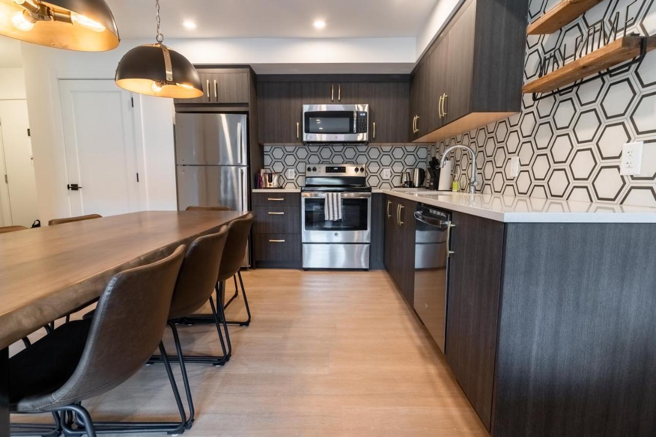 Basecamp Suites Канмор Экстерьер фото